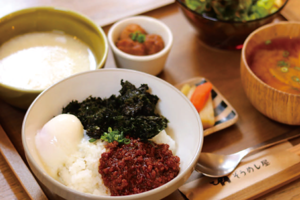 肉みそのり玉とろろごはん定食